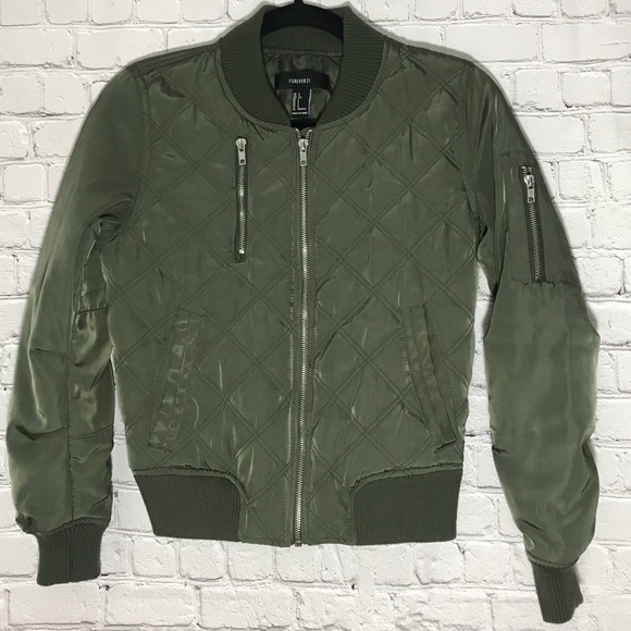 Forever 21 Jackets & Blazers - ♣️ Forever 21 Quilted Olive Bomber Jacket Small